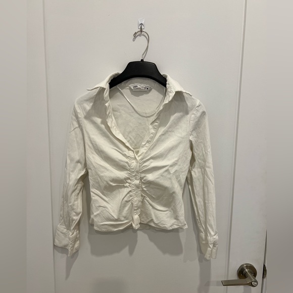 White zara ruched button up - Picture 1 of 3